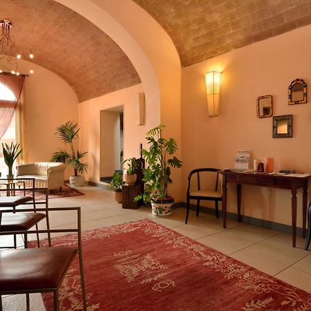 Hotel La Colonna Siena Bagian luar foto