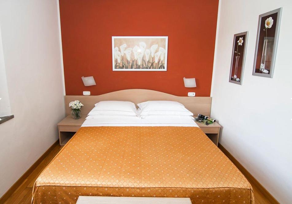 Hotel La Colonna Siena Bagian luar foto